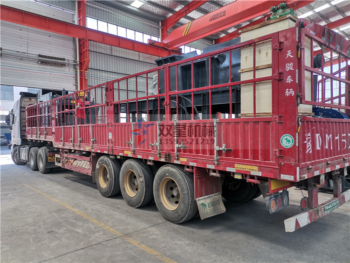 1300型斷橋鋁破碎機裝車發(fā)往貴州銅仁