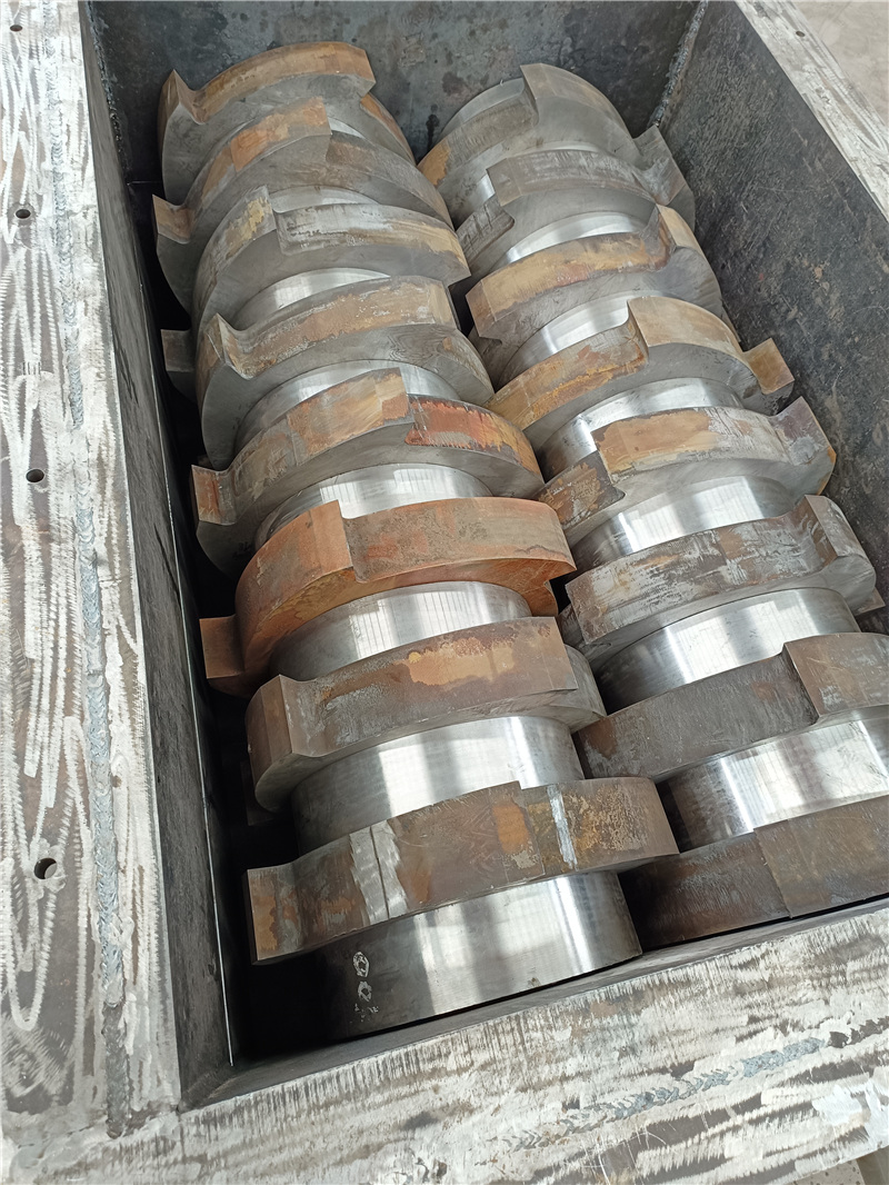 金屬撕碎機斷橋鋁撕碎機設備生產(chǎn)現(xiàn)場實拍